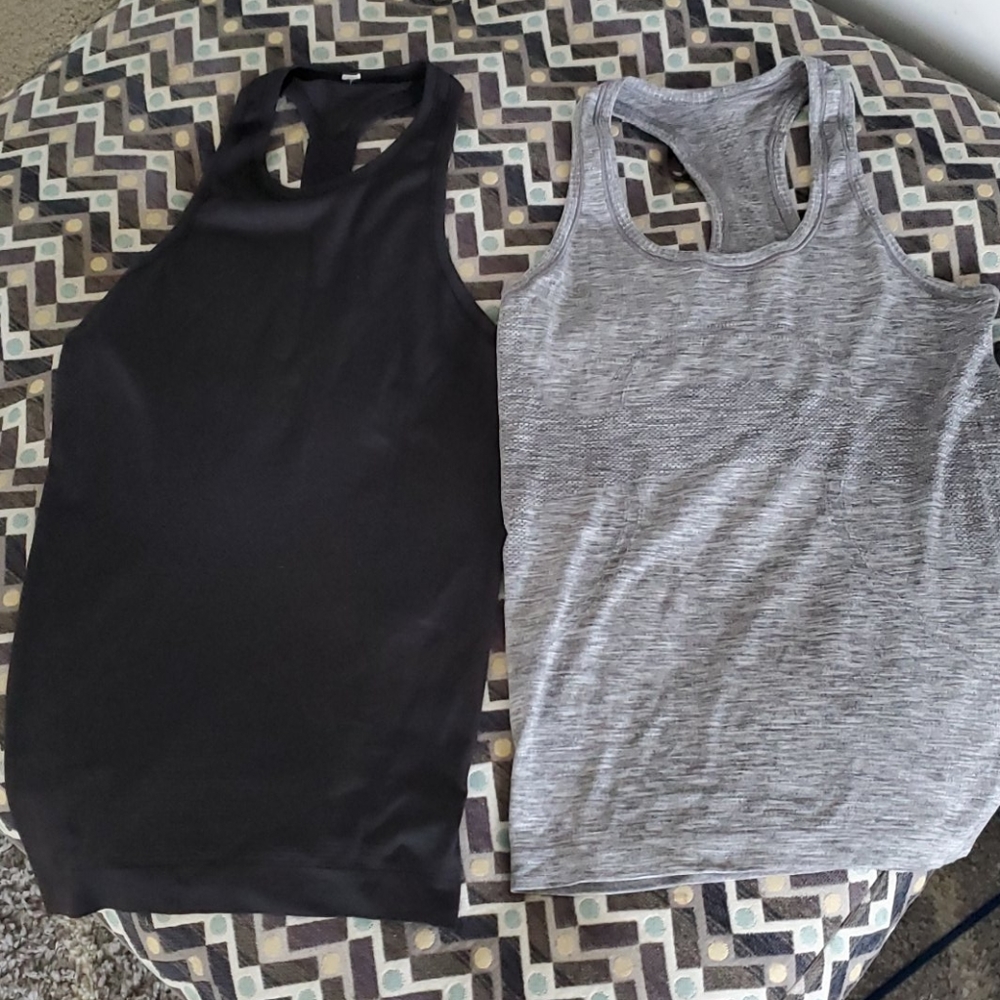 Lulu lemon tanks excellent condition